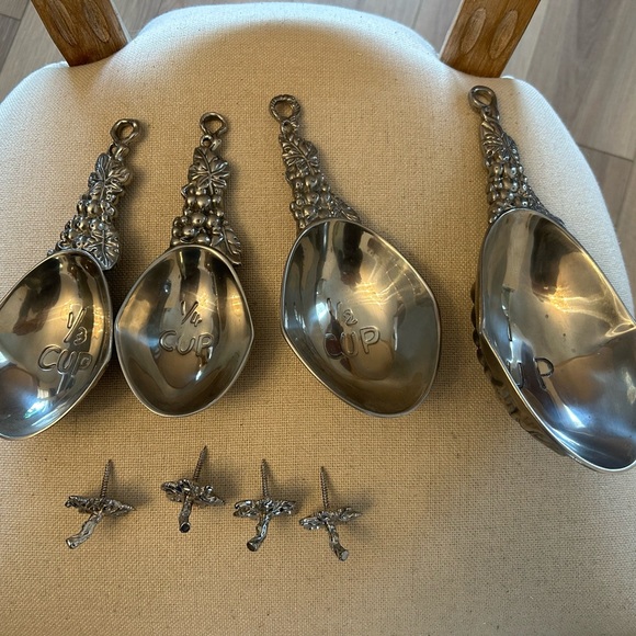 Arthur Court Measuring Cups Set - Picture 1 of 11